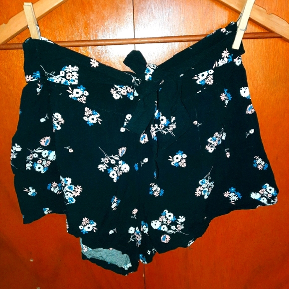 Floral side zip short - Picture 1 of 1